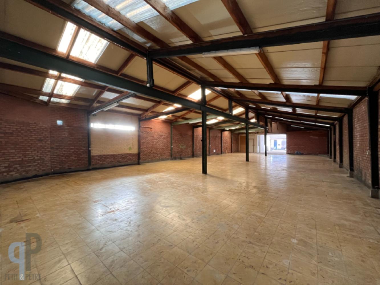 Industriële eigendom te huur in Hillegem