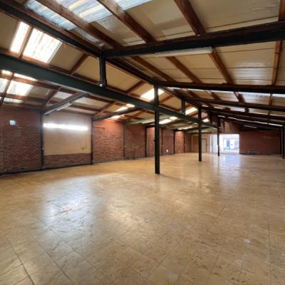 Industriële eigendom te huur in Hillegem