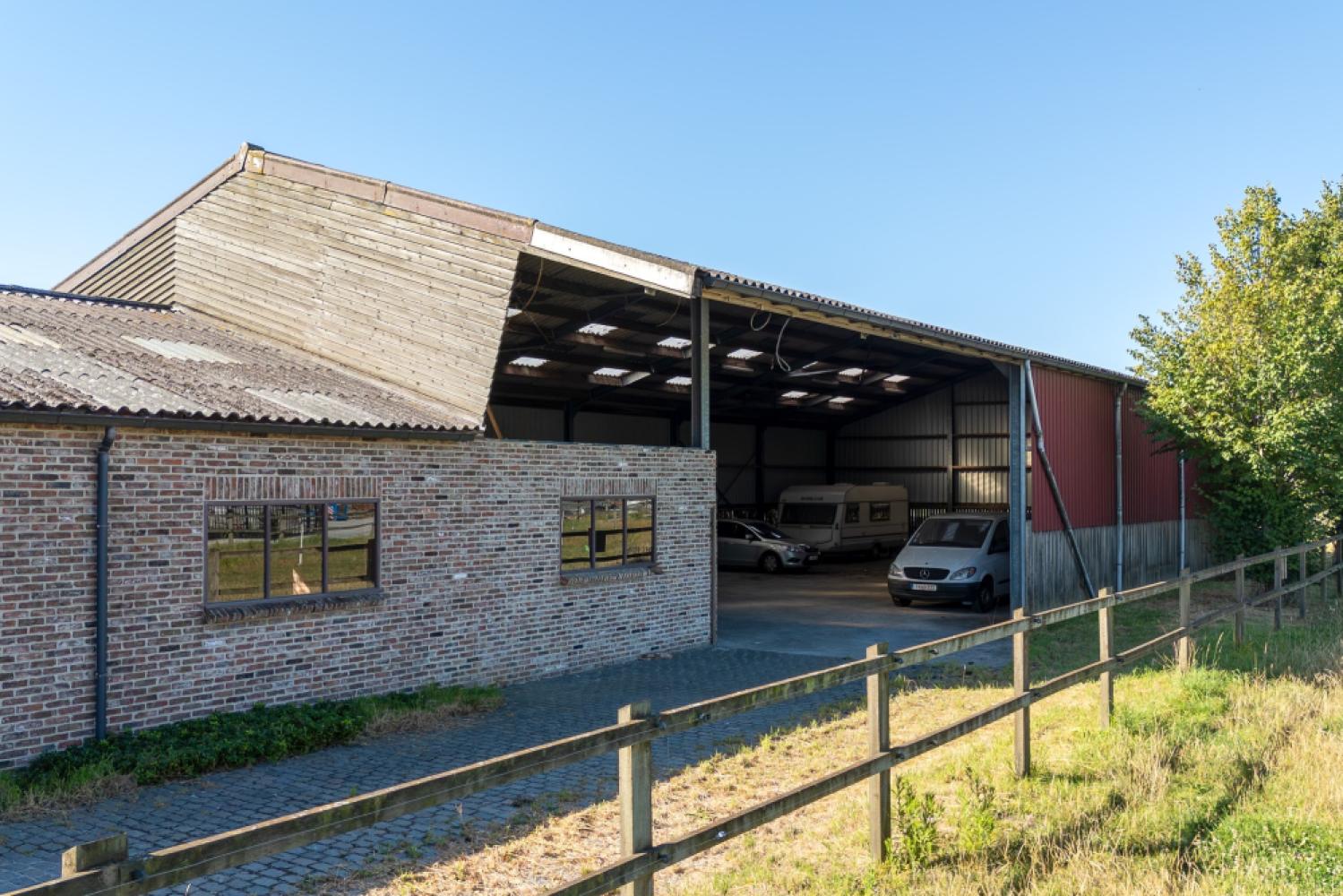 Industrieel gebouw te koop in Evergem