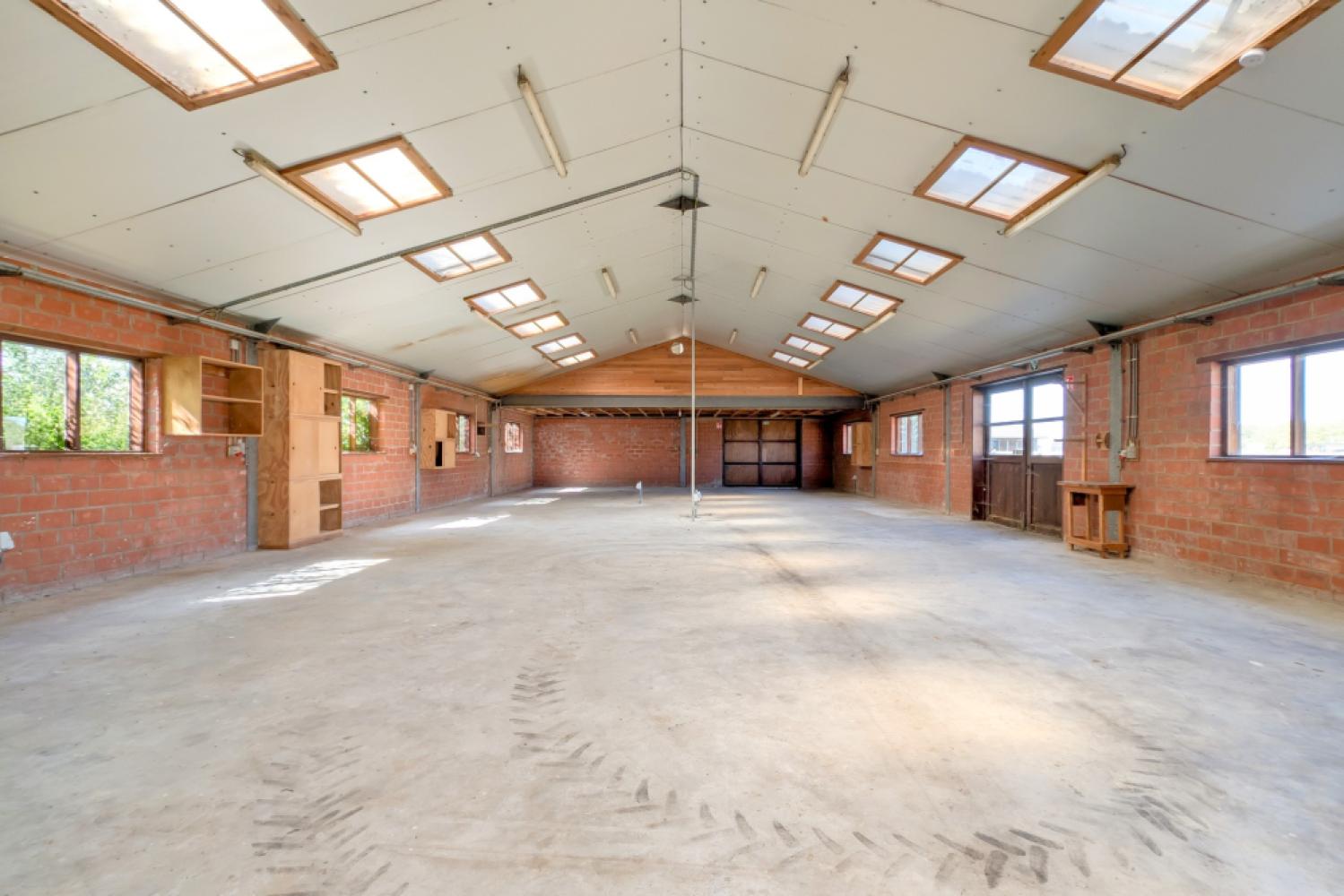 Industrieel gebouw te koop in Evergem