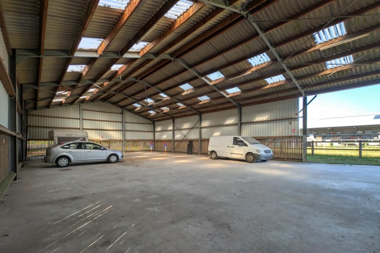 Industrieel gebouw te koop in Evergem