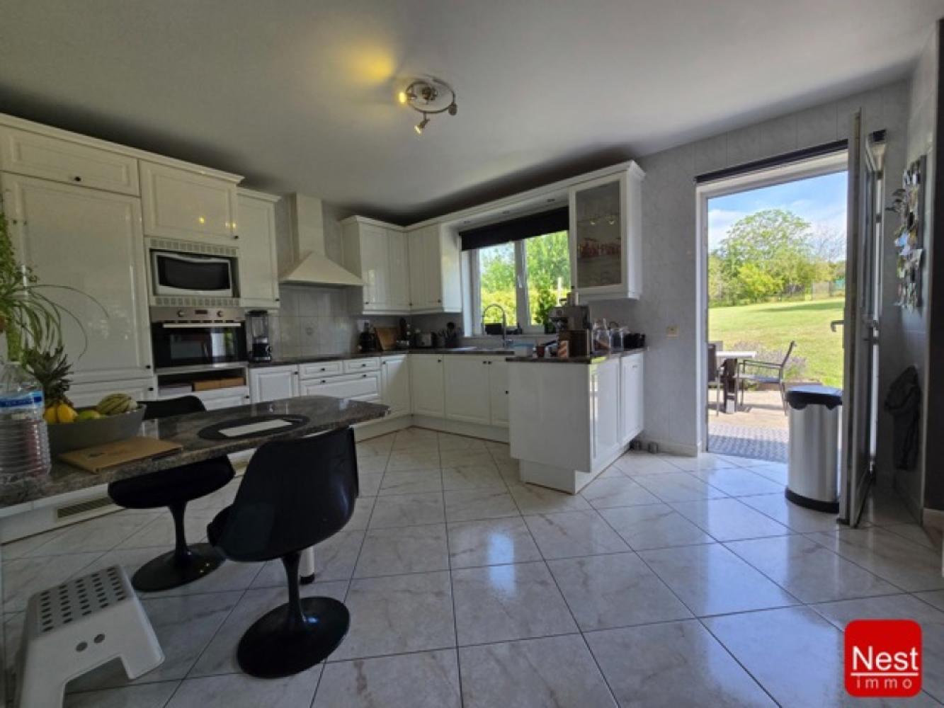 Villa for sale in Lennik