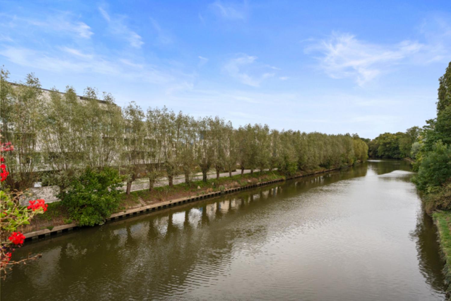 Service flat for sale in Deinze