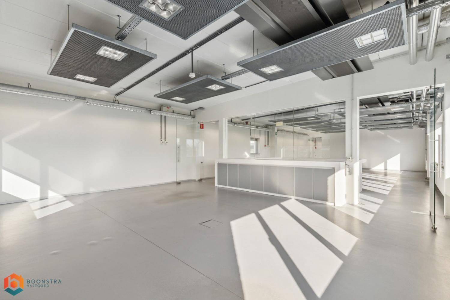 Industrieel gebouw te koop in Onze-Lieve-Vrouw-Waver