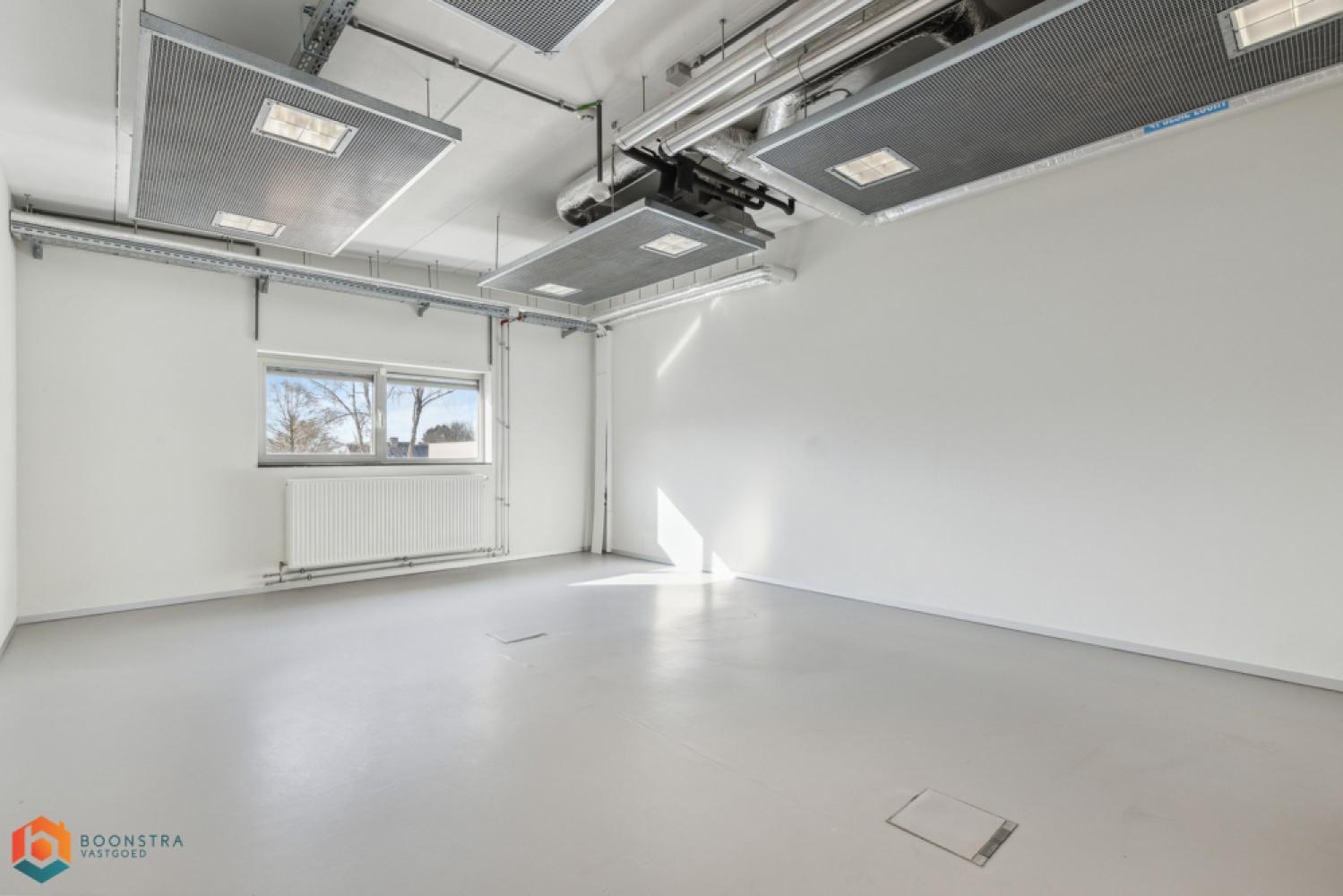 Industrieel gebouw te koop in Onze-Lieve-Vrouw-Waver