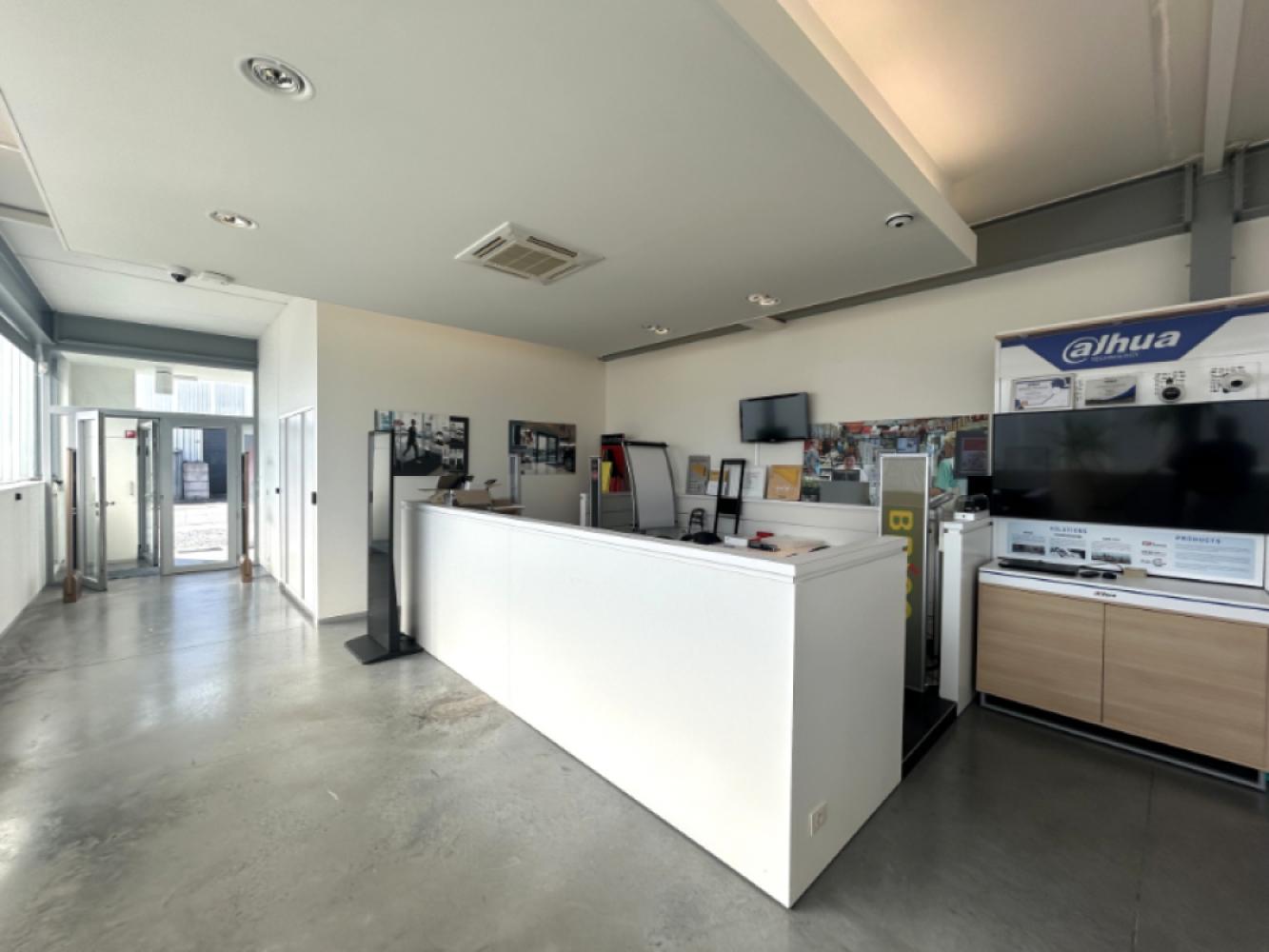 Commerciële eigendom te koop in Mariakerke