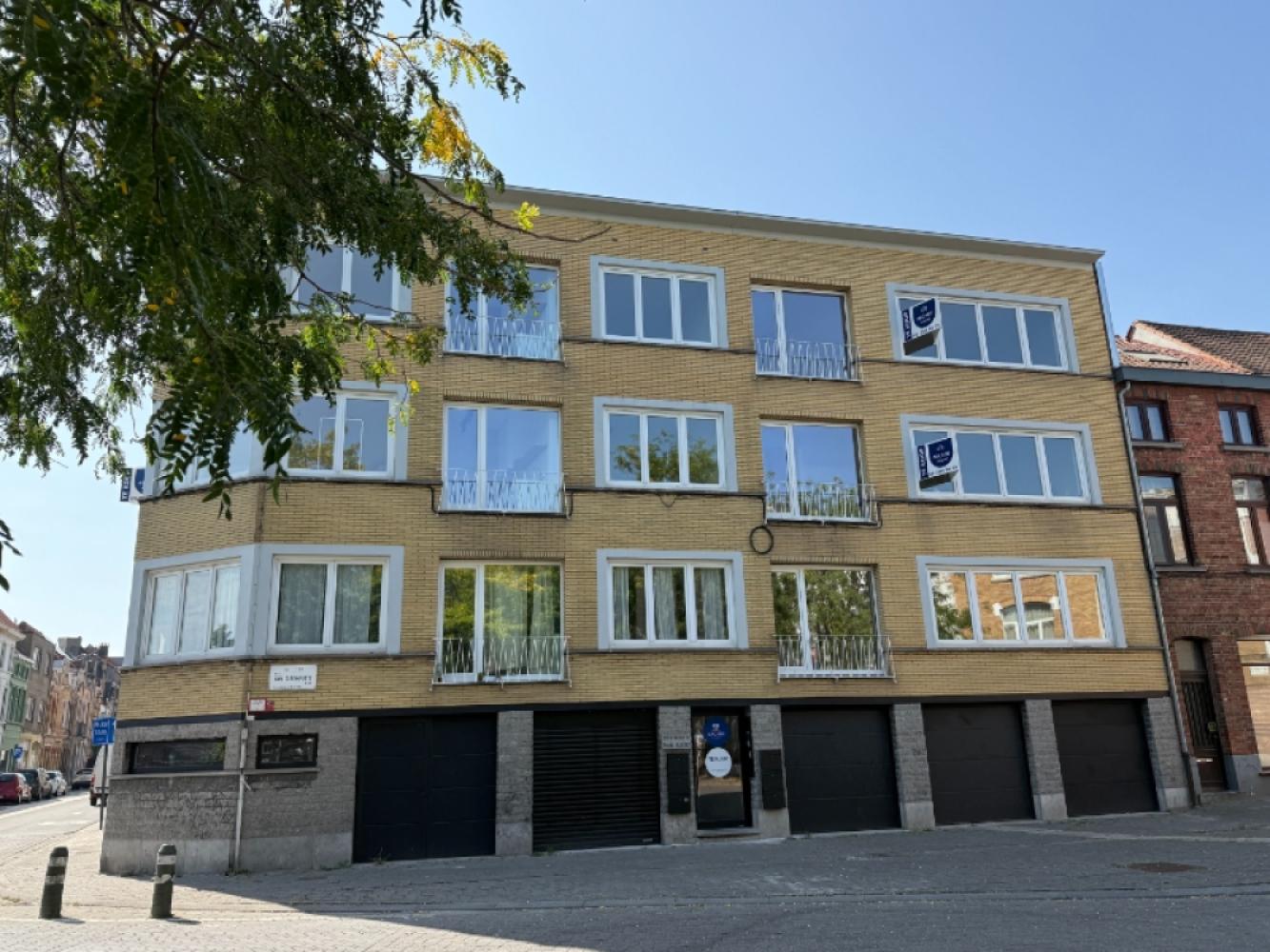 Apartment for sale in Sint-Amandsberg