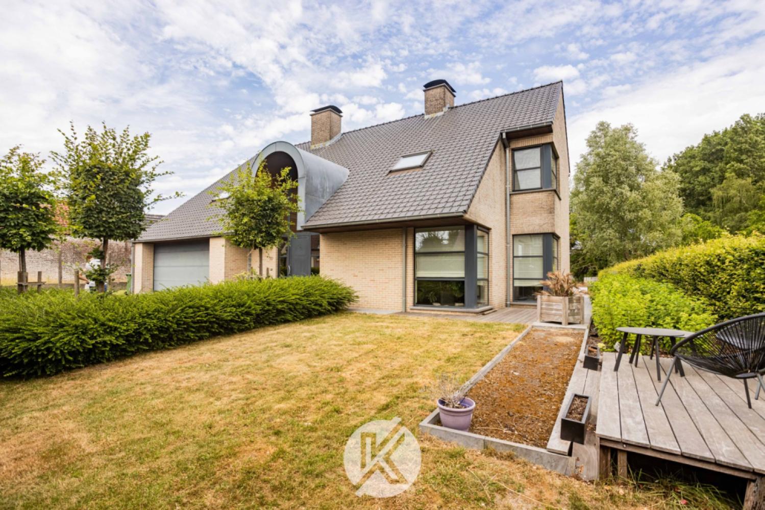 Villa for sale in Woubrechtegem