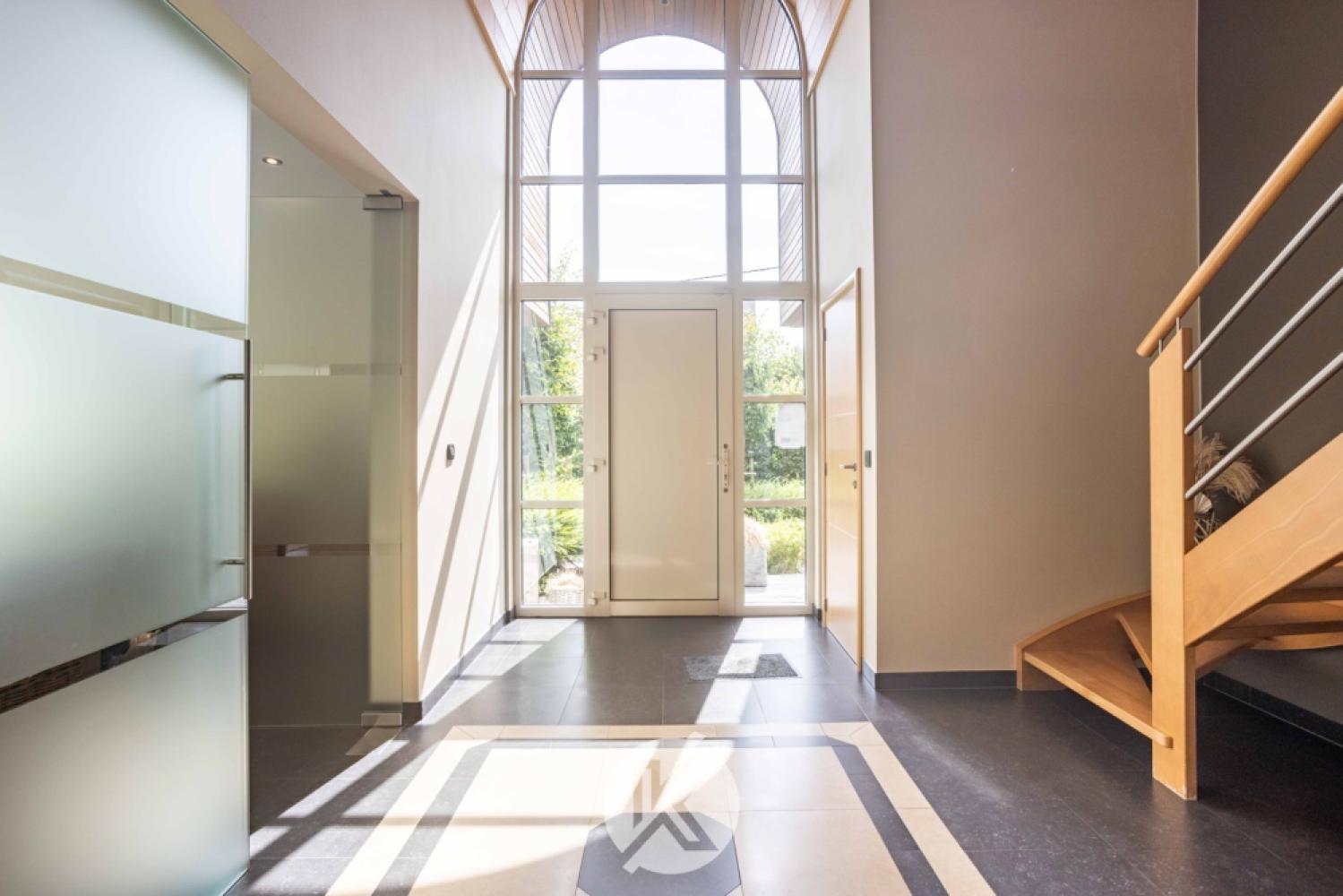 Villa for sale in Woubrechtegem