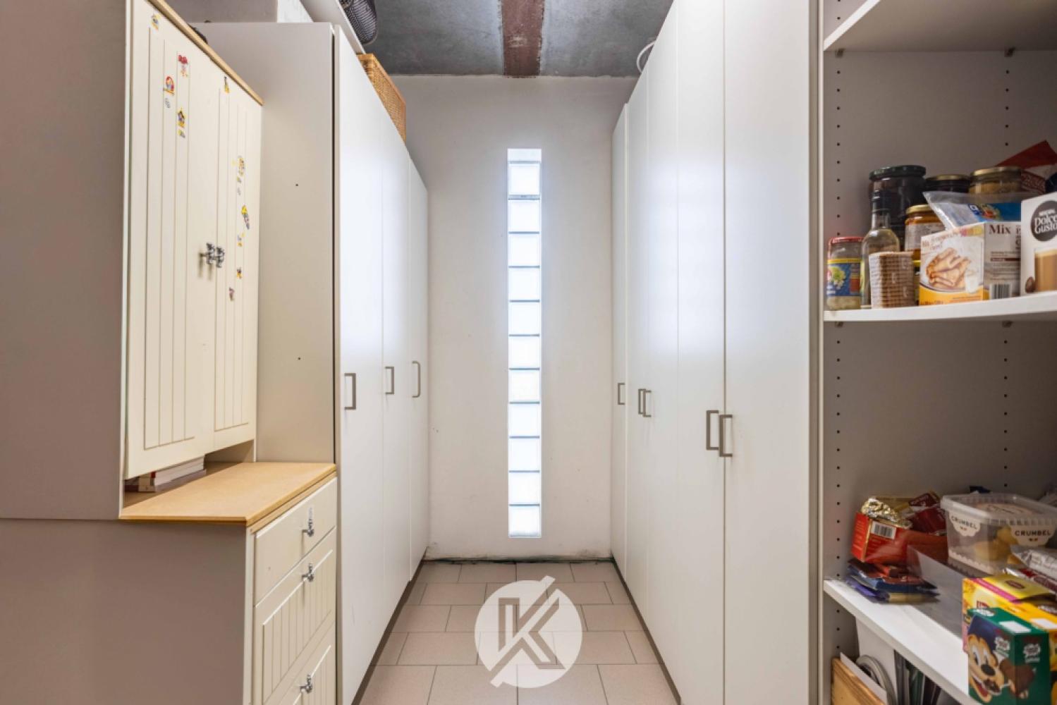 Villa for sale in Woubrechtegem