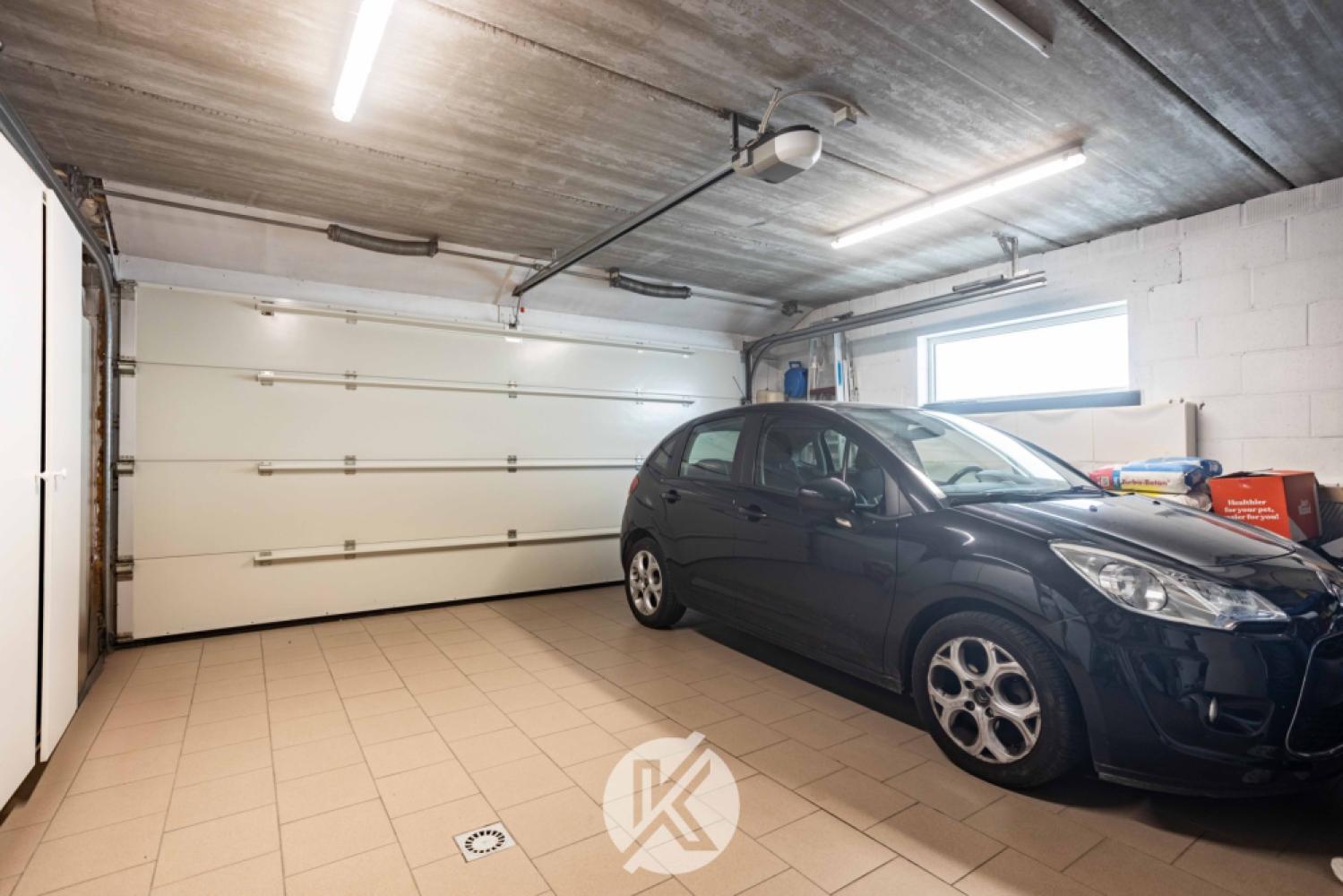 Villa for sale in Woubrechtegem