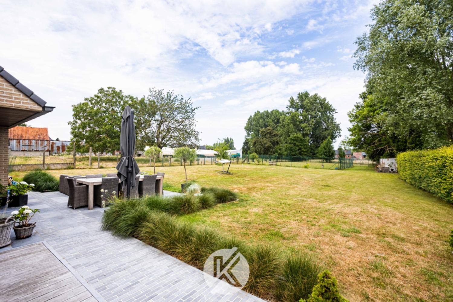 Villa for sale in Woubrechtegem