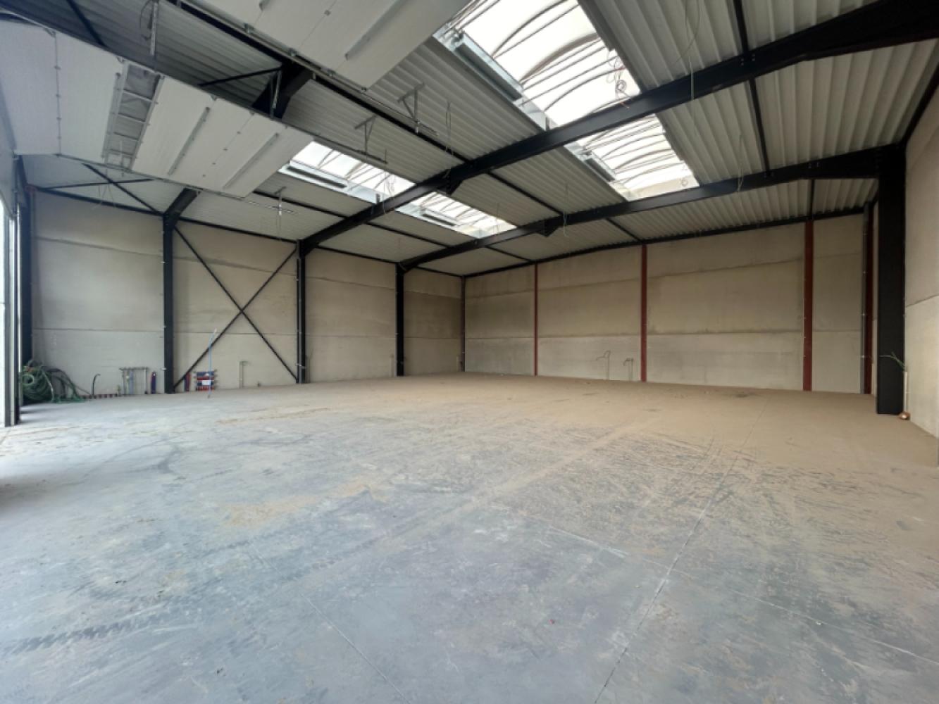 Warehouse for rent in Deinze