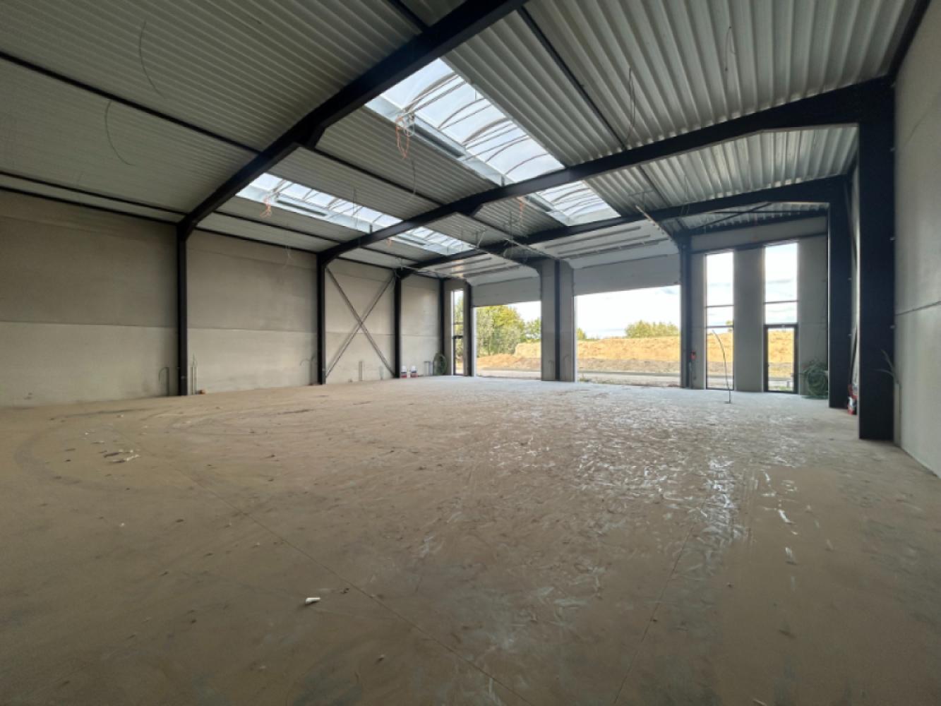 Warehouse for rent in Deinze