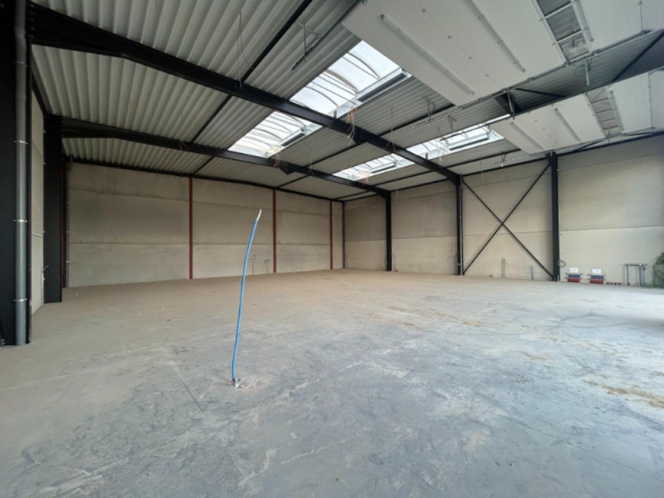 Warehouse for rent in Deinze
