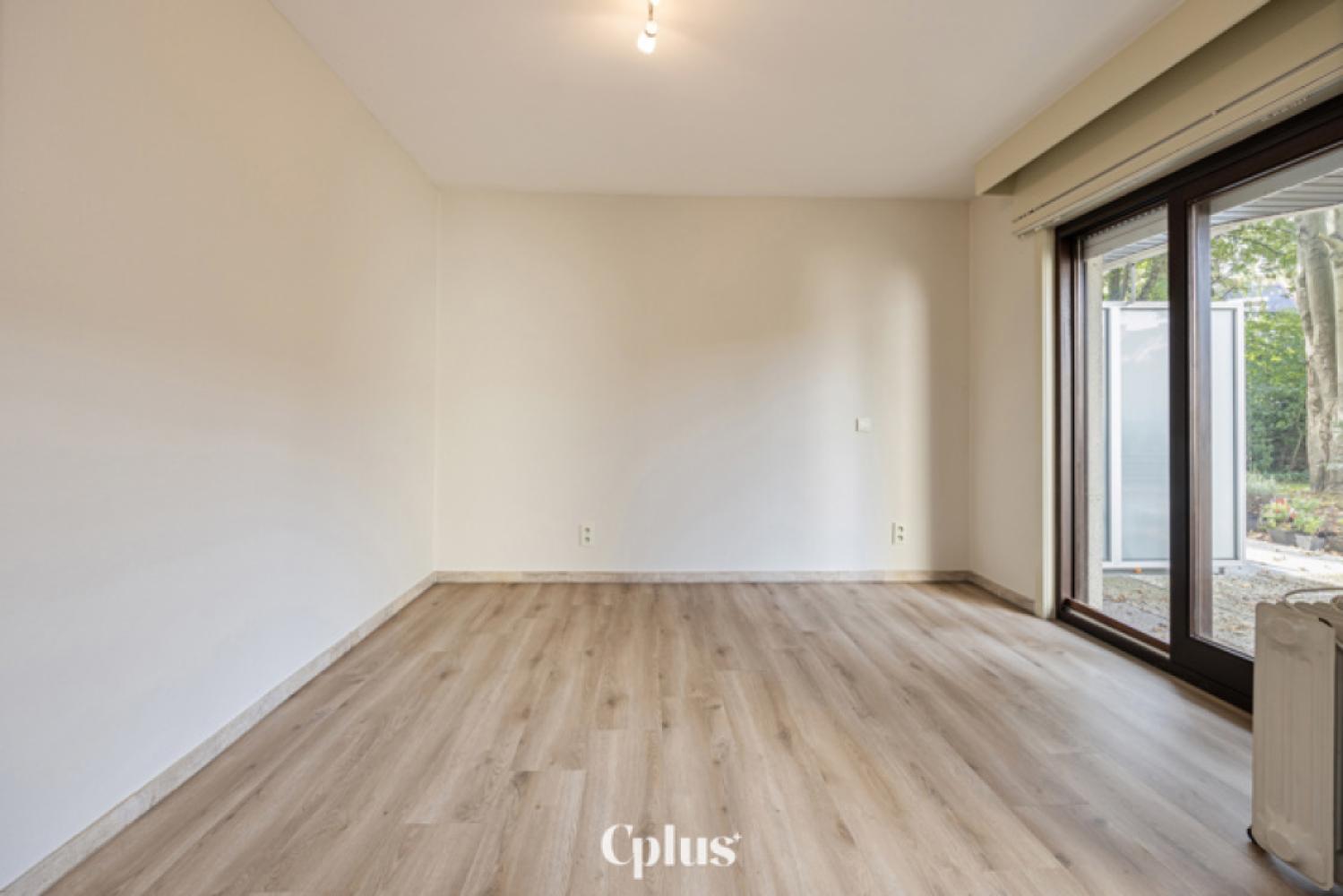 Gelijkvloers appartement te koop in Gentbrugge