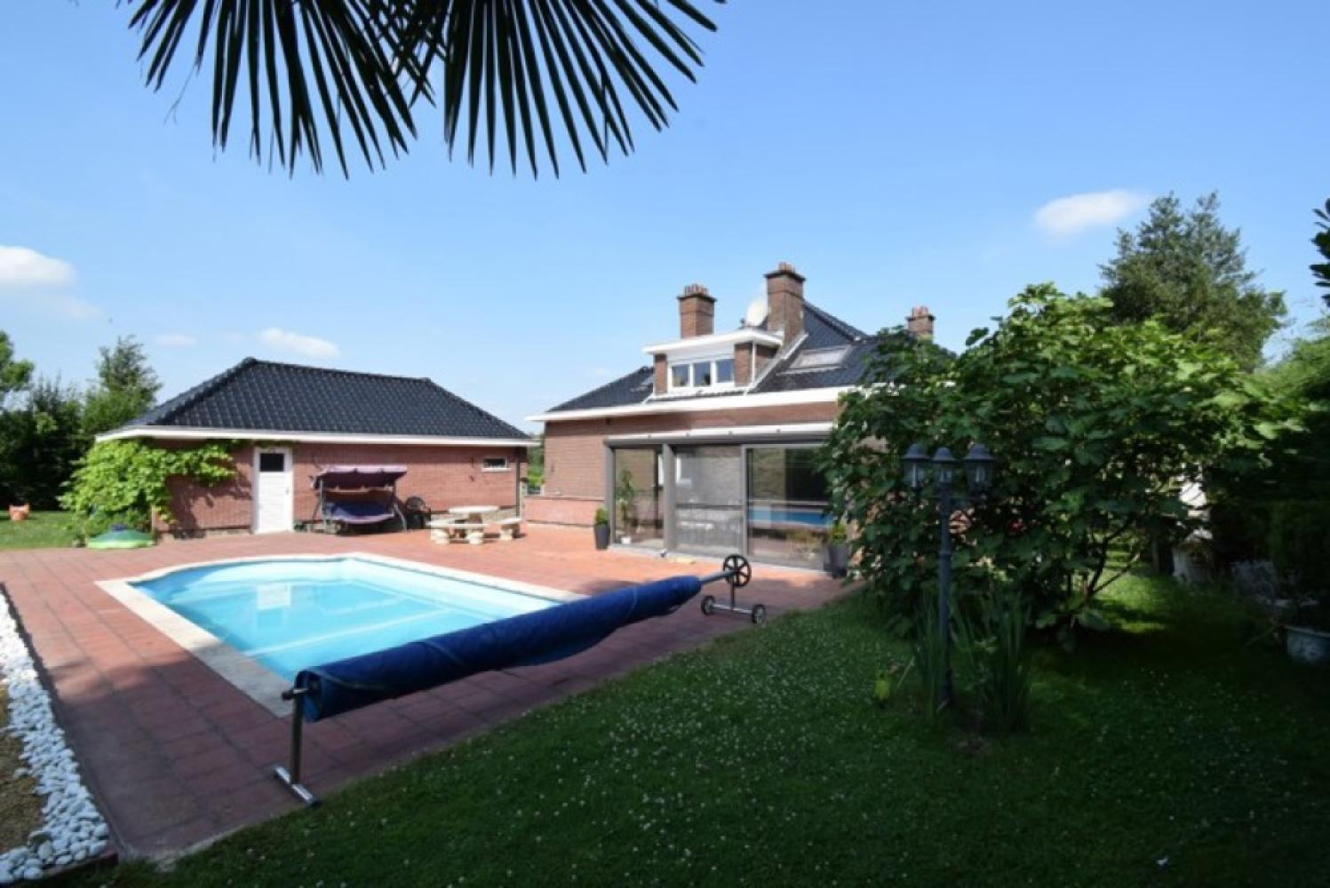 Villa te koop in Asse