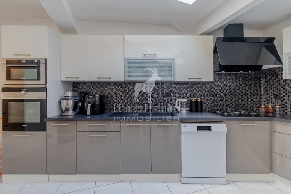 House for sale in Bouffioulx