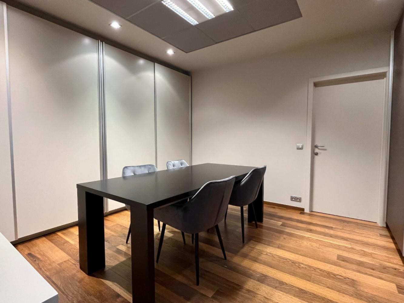 Office for rent in Hulste