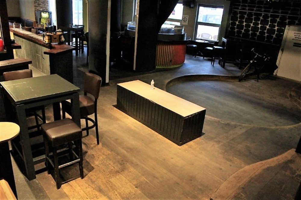 Commercial property for sale in Aalst