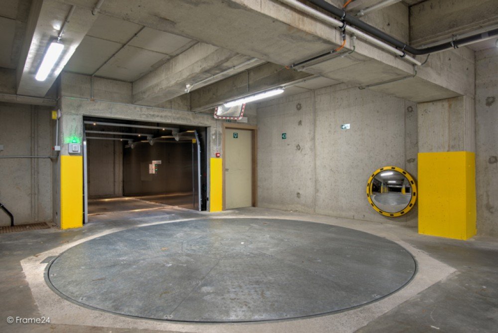 Covered parking area for sale in Ghent